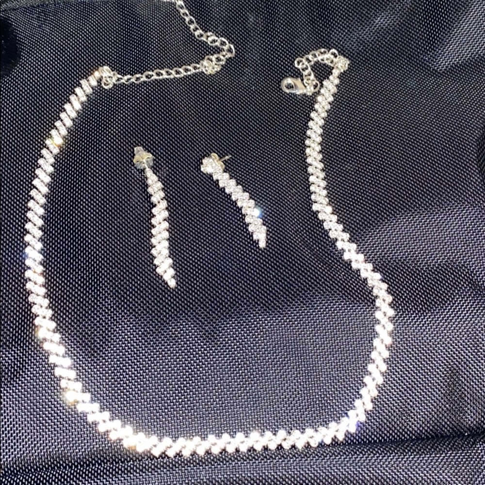 Necklace and errings